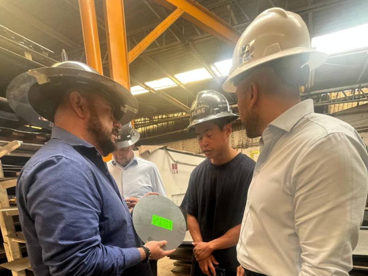 QuotesAgent team on a supplier factory visit